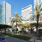 Modern 3 Bedroom Penthouse With Jacuzzi In Rothschild Blvd By Holyguest