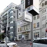 Modern 3 Bedroom Penthouse With Jacuzzi In Rothschild Blvd By Holyguest